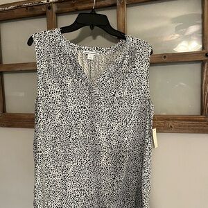 Amazon Essentials Black and White Sleeveless Blouse